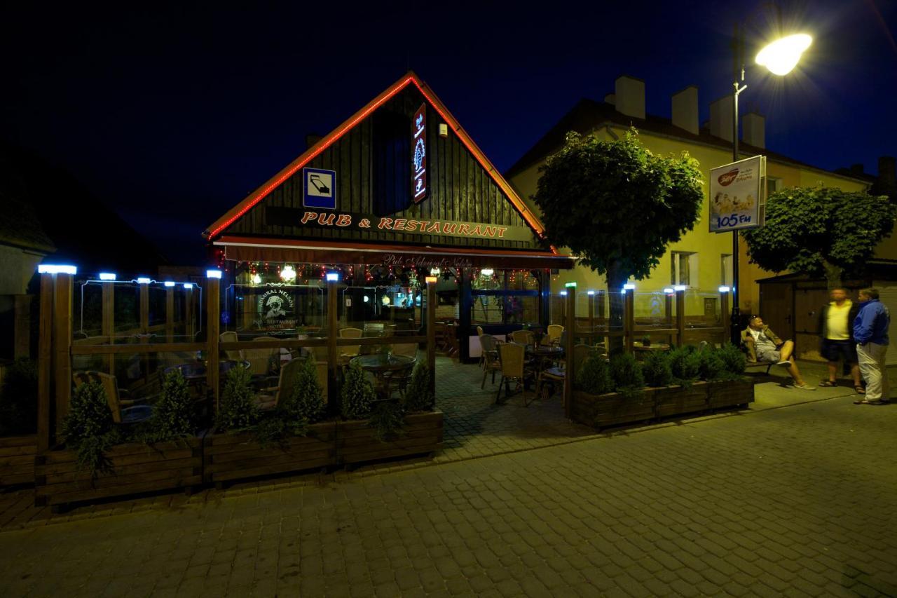 Villa & Restaurant Admiral Nelson Hel Exterior foto